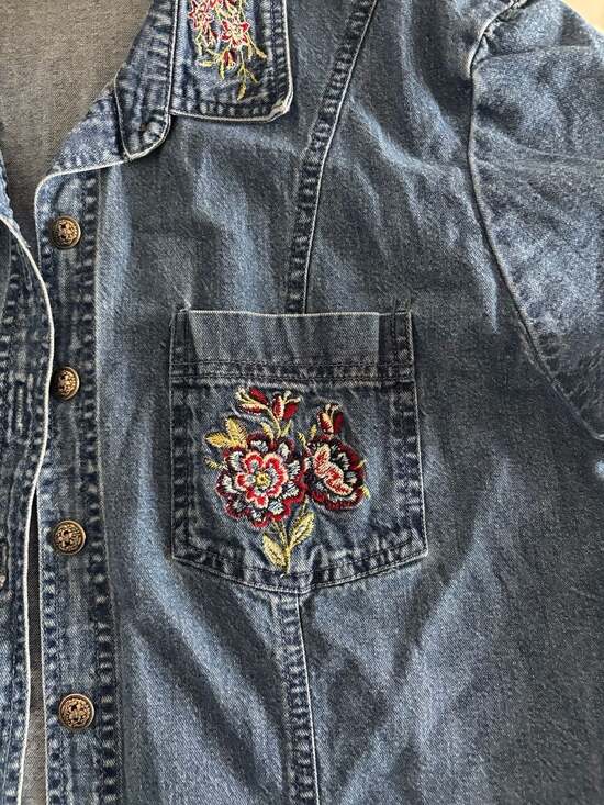 Bobbie Brooks Vintage Floral Embroidered Denim Button Up Shirt, Medium - Picture 2 of 7
